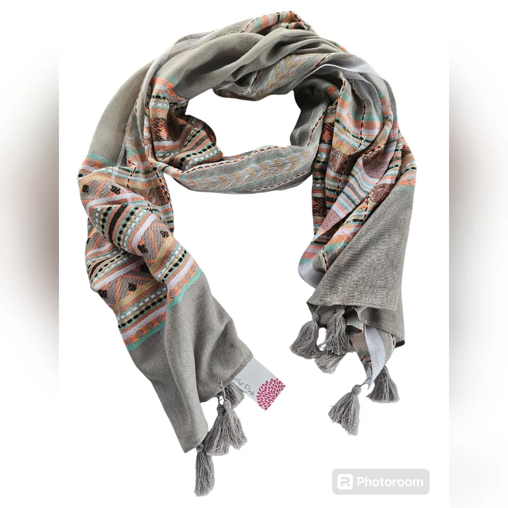 NWT TICKLED PINK Gray Aztec Plaid Tassel Scarf | SZ 70